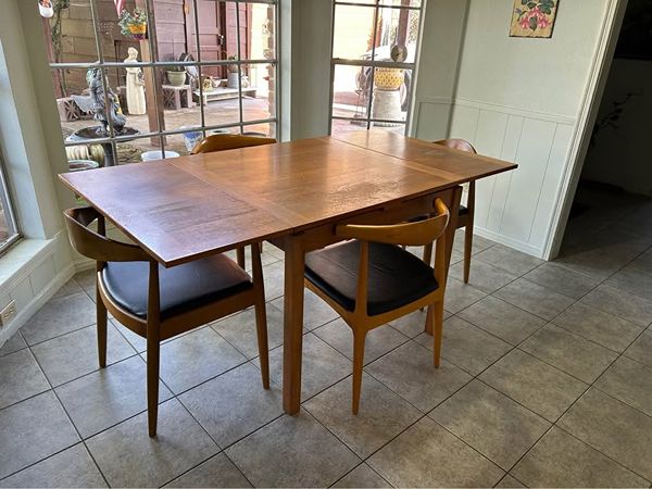 Breakfast table, dining chair, midcentury modern